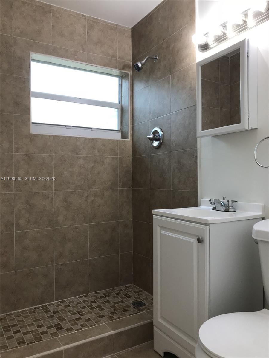 2362 Nw 34th St 2 Property Photo 5