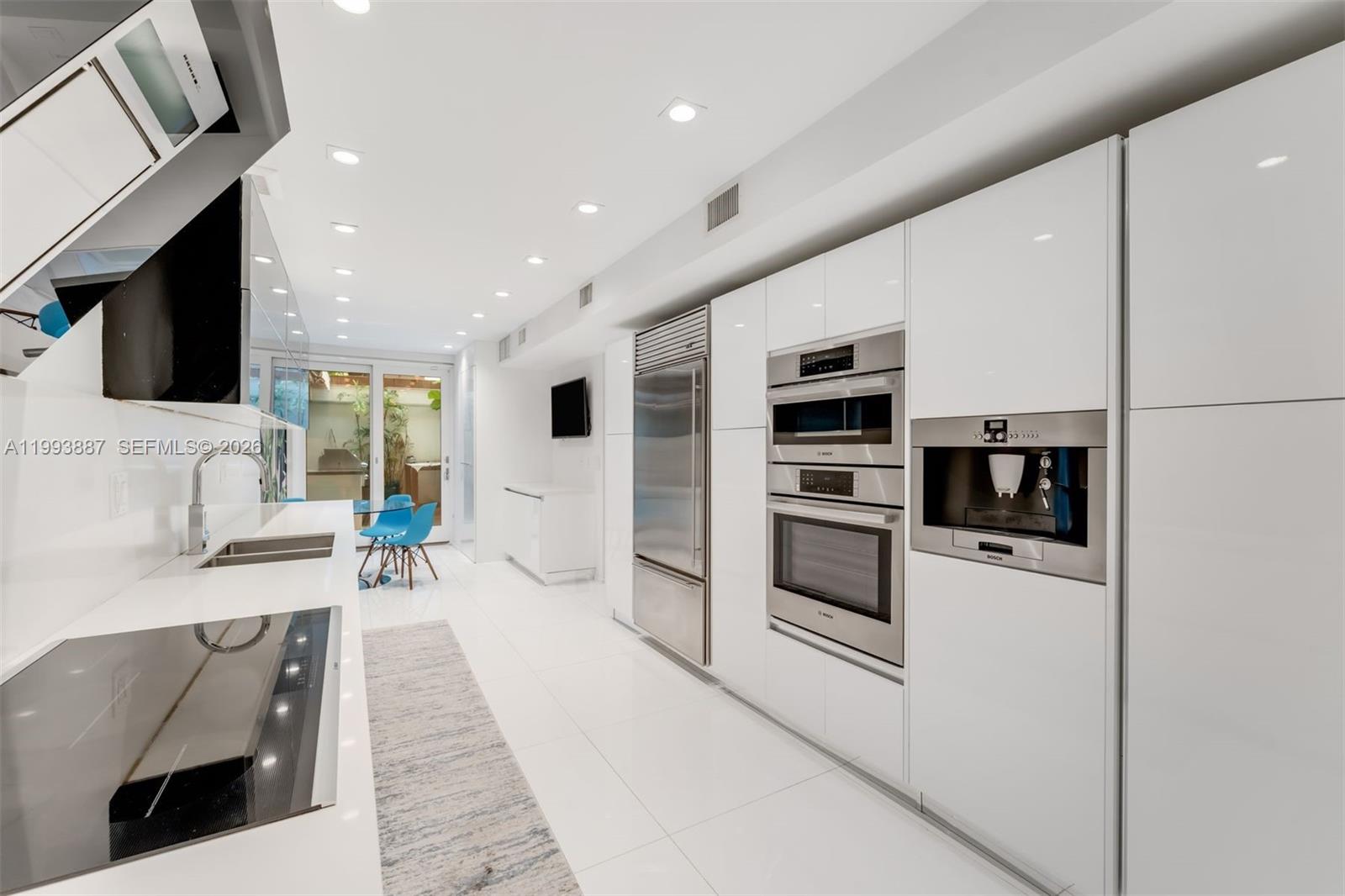 1524 Ne Quayside Ter A4 Property Photo 2