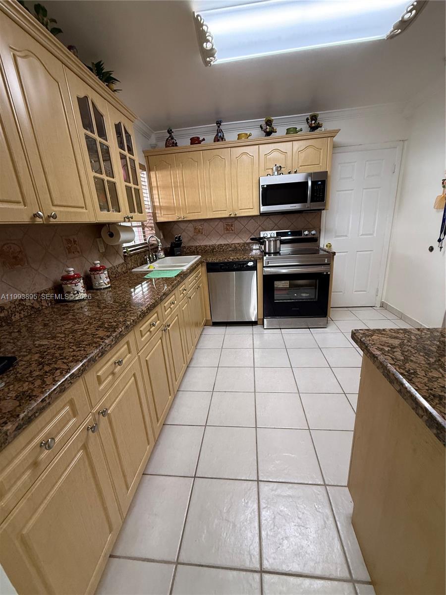 5223 Nw 168th Ter Property Photo 10