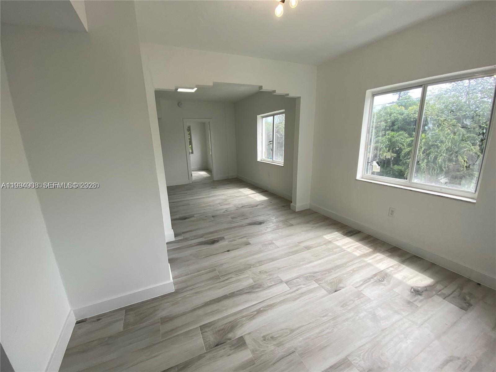 835 Sw 8th Ave Property Photo 7