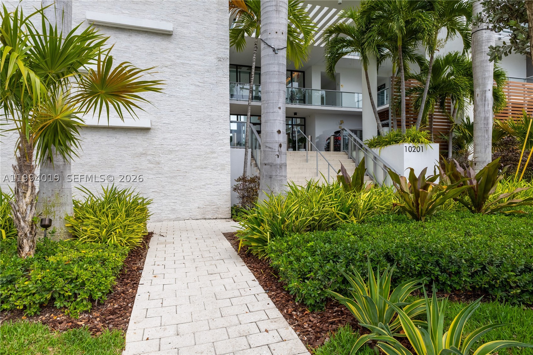 10201 E Bay Harbor Dr 507 Property Photo 66