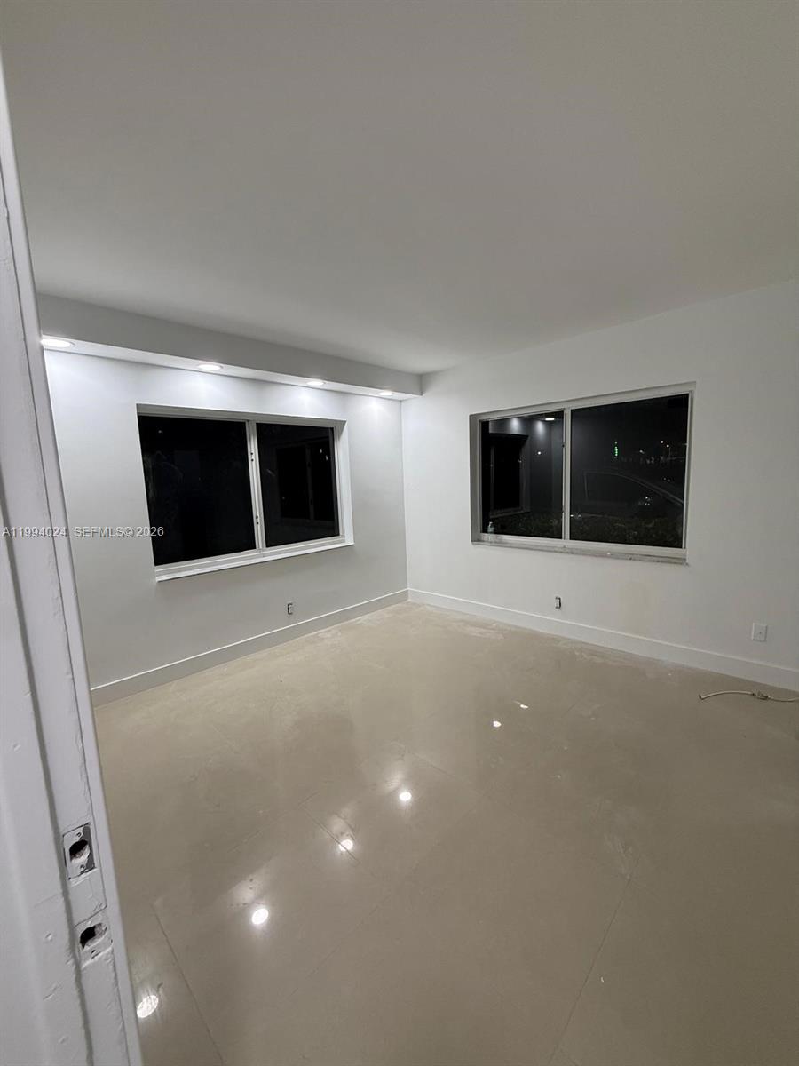 A11994024 Property Photo 4