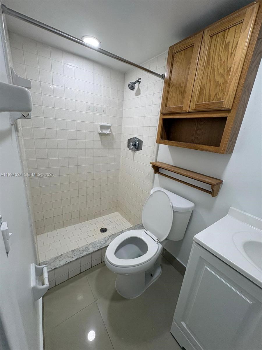 A11994024 Property Photo 8