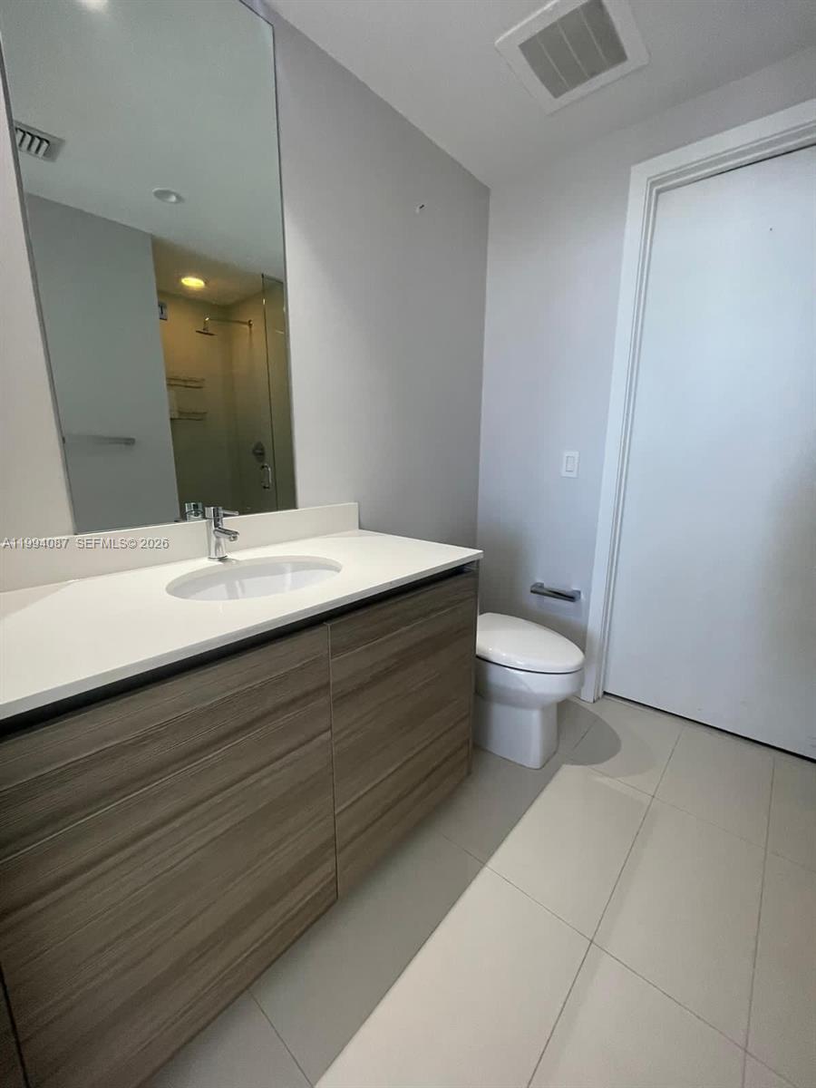 121 Ne 34th St 807 Property Photo 16