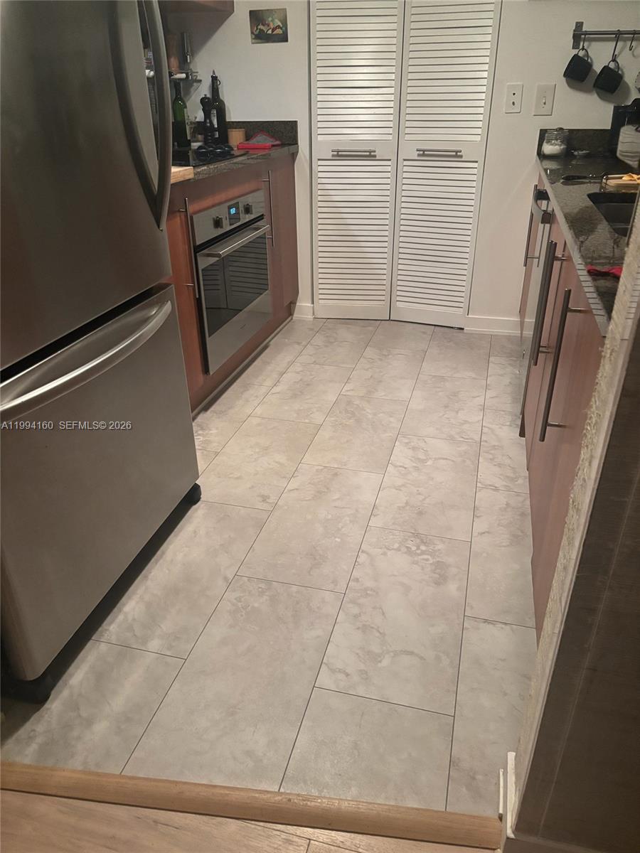 300 S Biscayne Blvd T-2012 Property Photo 4