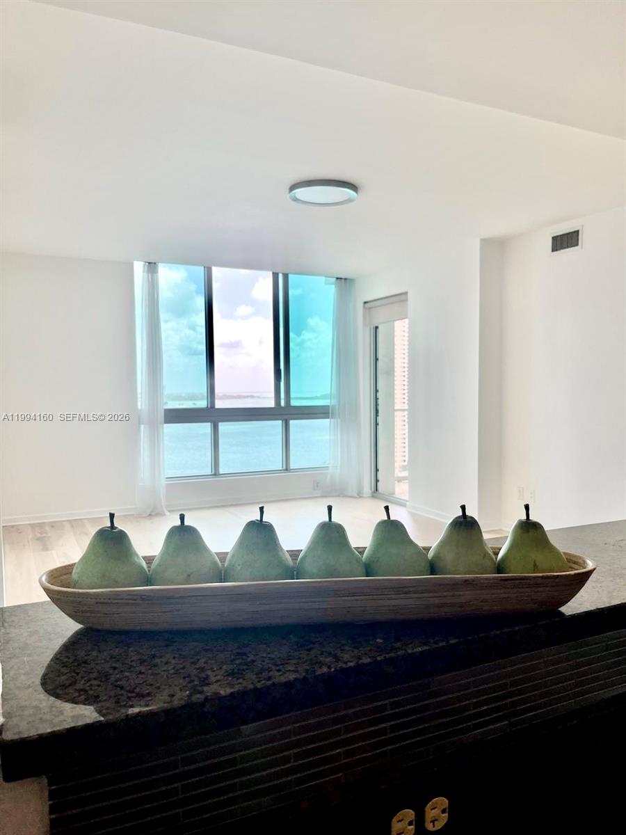 300 S Biscayne Blvd T-2012 Property Photo 7