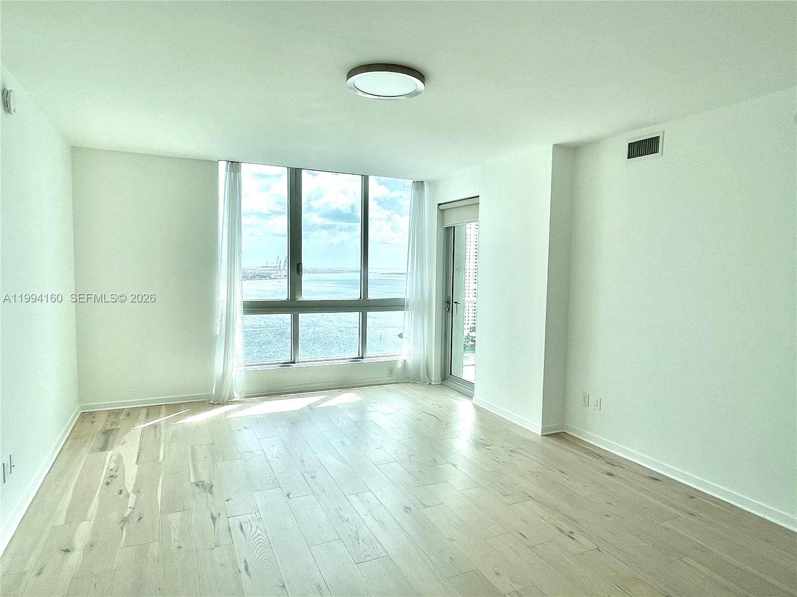300 S Biscayne Blvd T-2012 Property Photo 8
