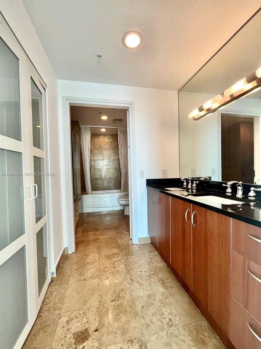300 S Biscayne Blvd T-2012 Property Photo 12