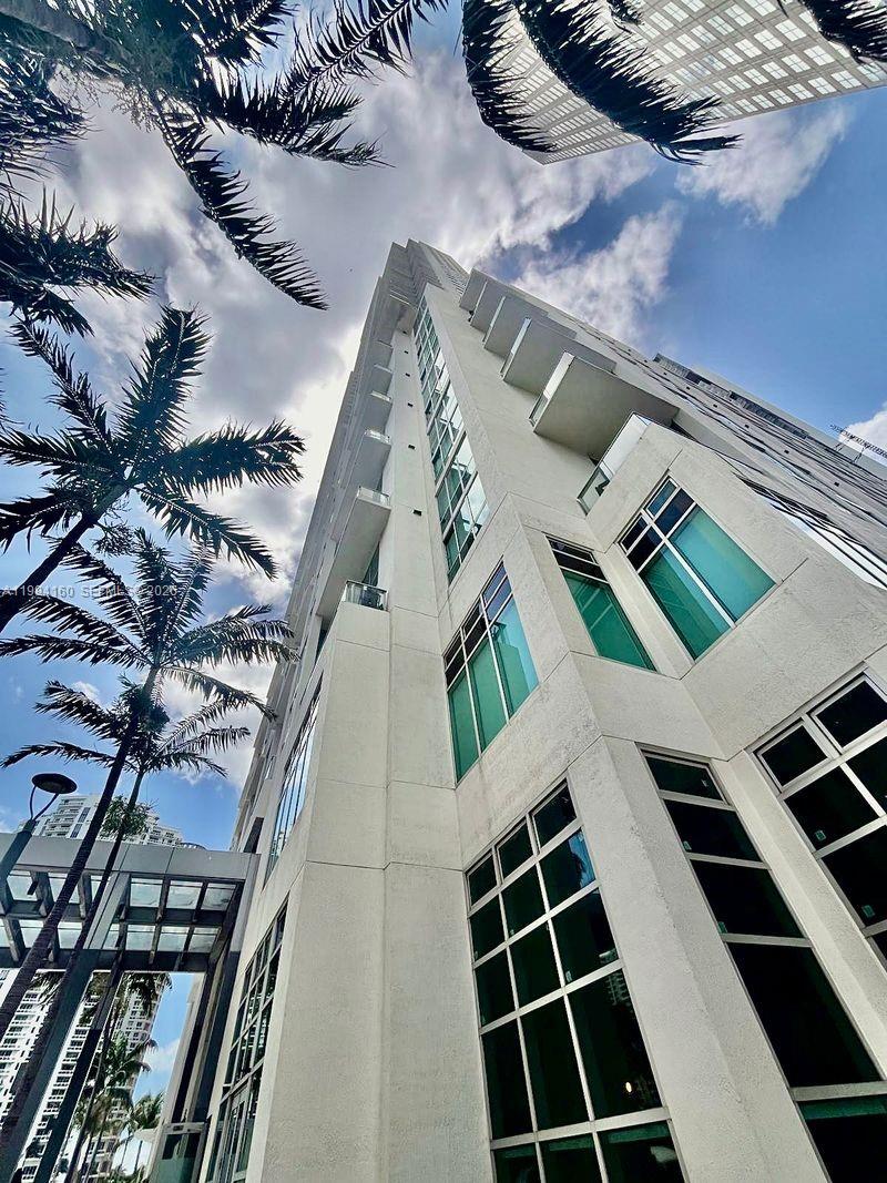300 S Biscayne Blvd T-2012 Property Photo 23