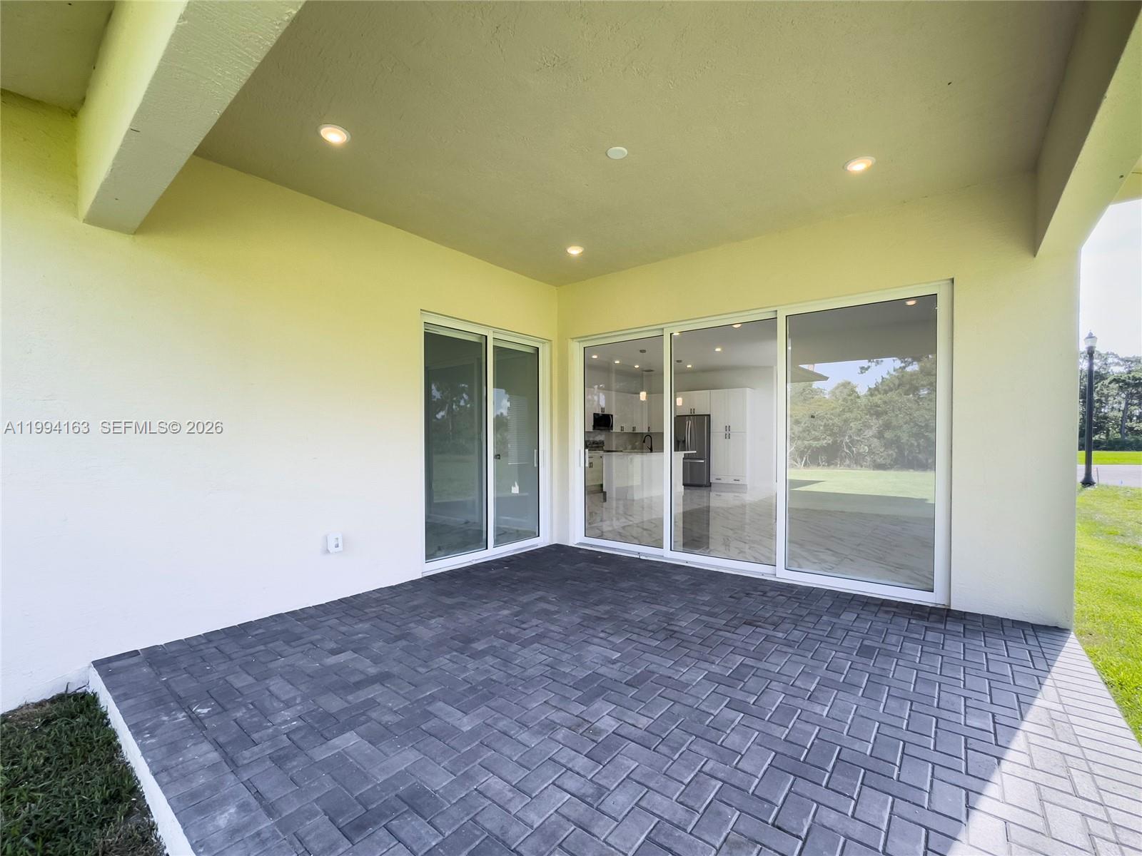 312 Se Via Sangro Property Photo 5