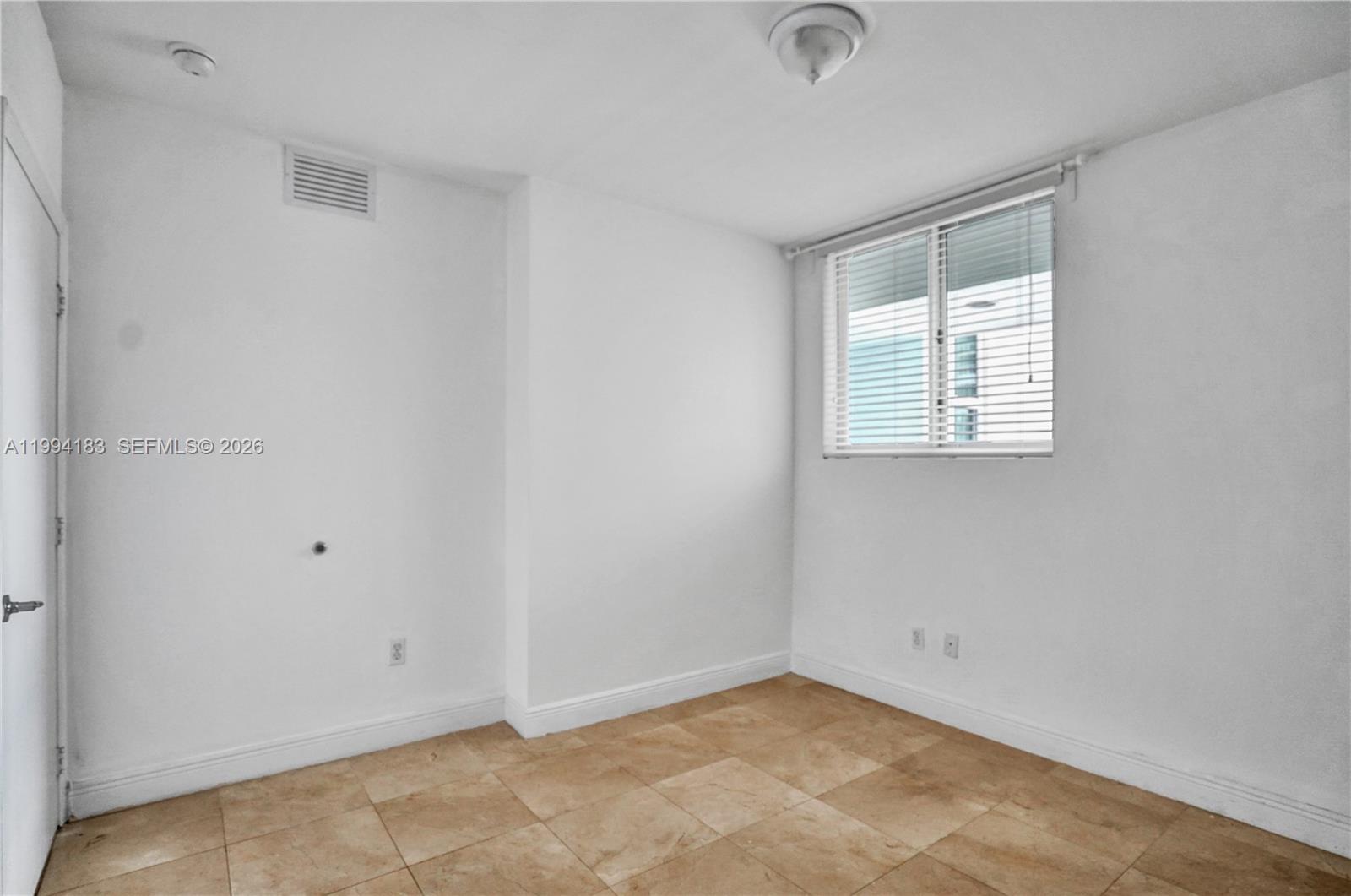6305 Indian Creek Dr 3b Property Photo 6