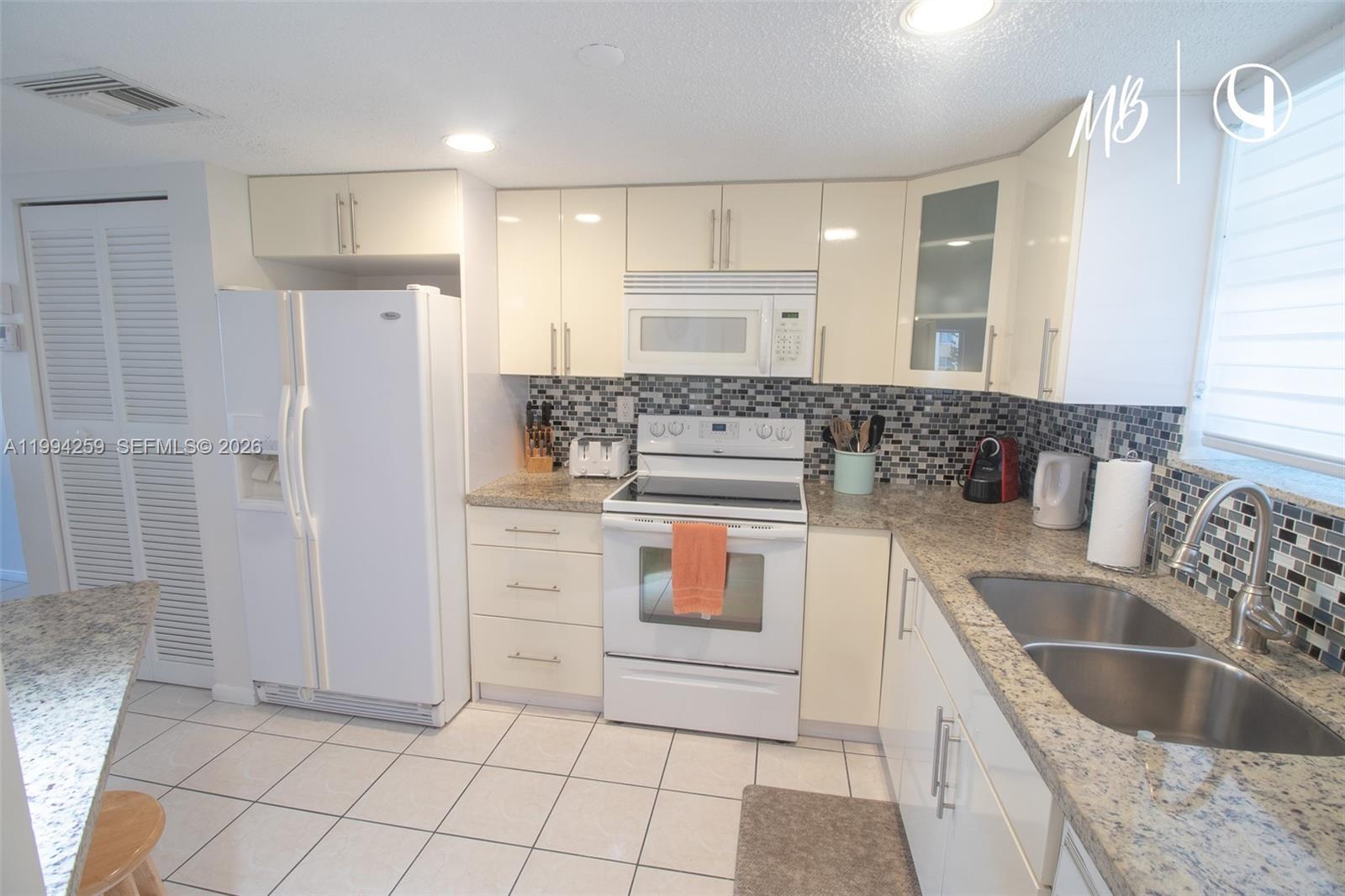 A11994259 Property Photo 10