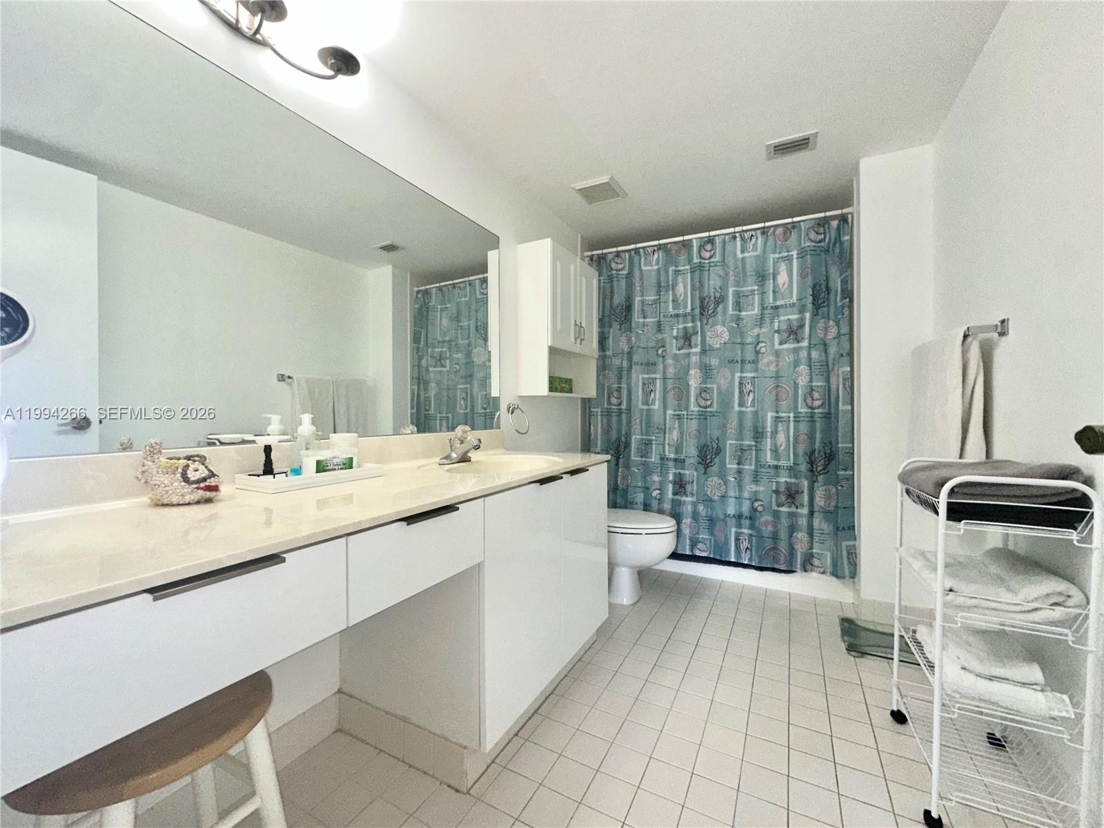 17801 N Bay Rd 513 Property Photo 4