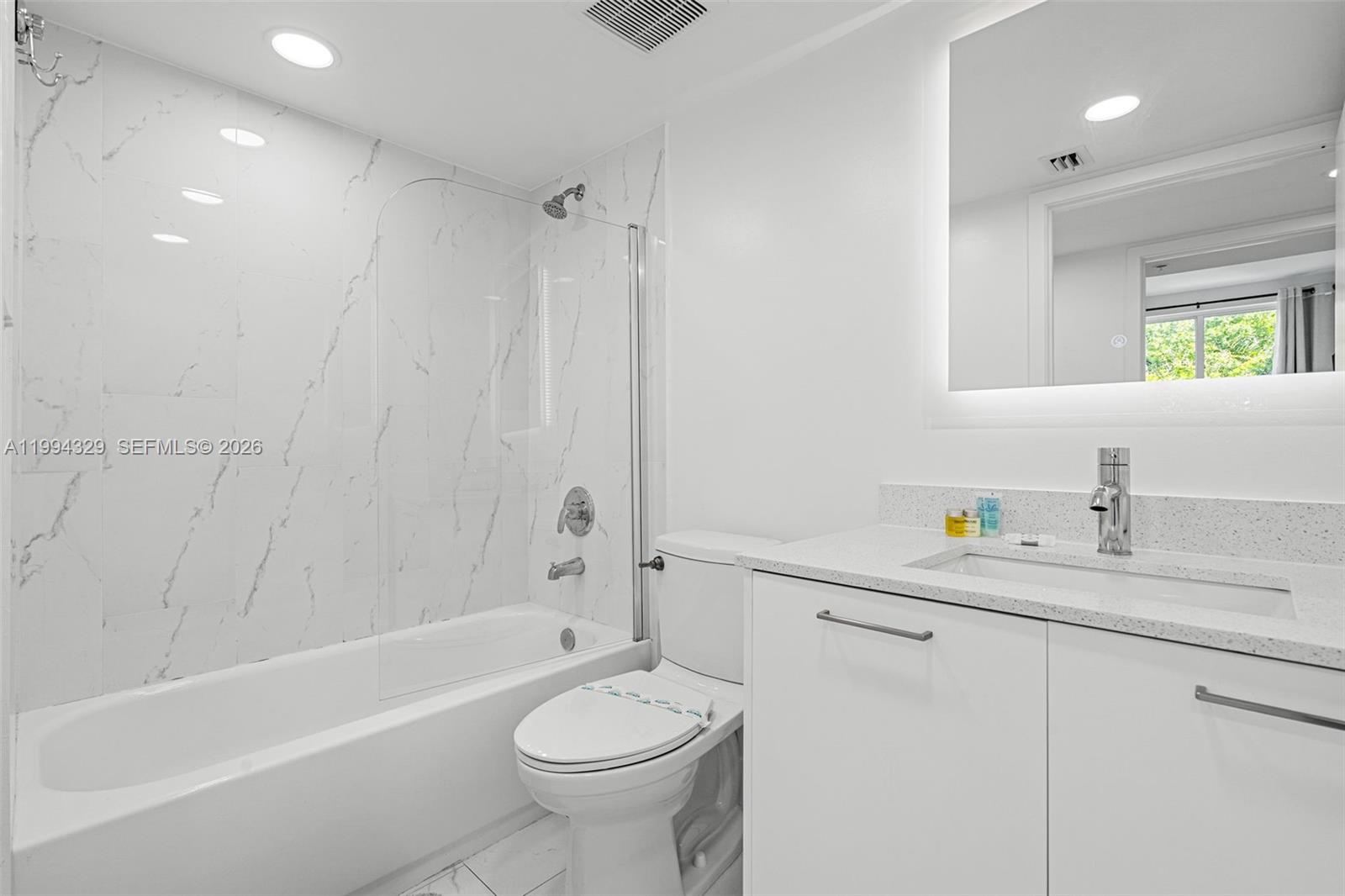 1850 Monroe St 310 Property Photo 10