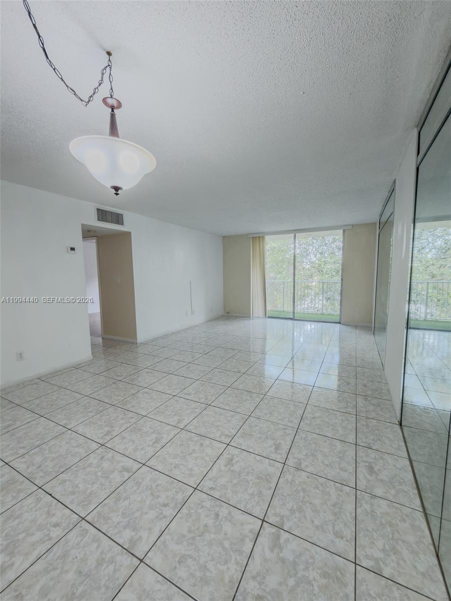 8411 Nw 8th St 301 Property Photo 1