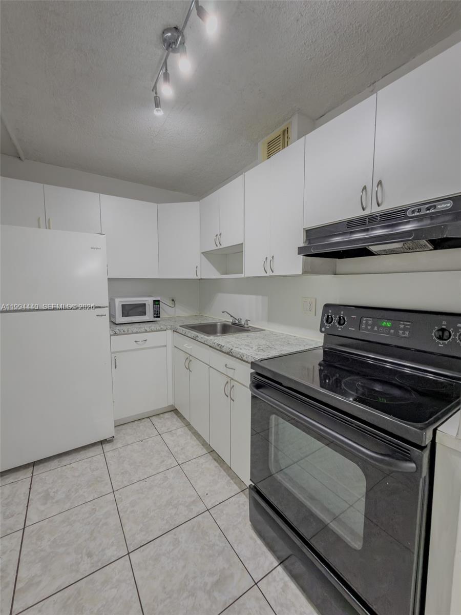 8411 Nw 8th St 301 Property Photo 4