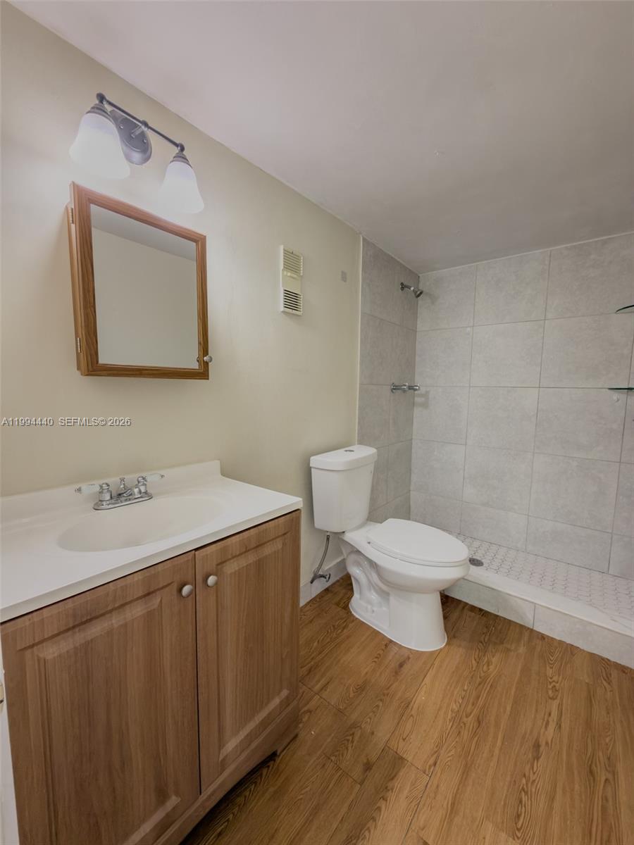 8411 Nw 8th St 301 Property Photo 9