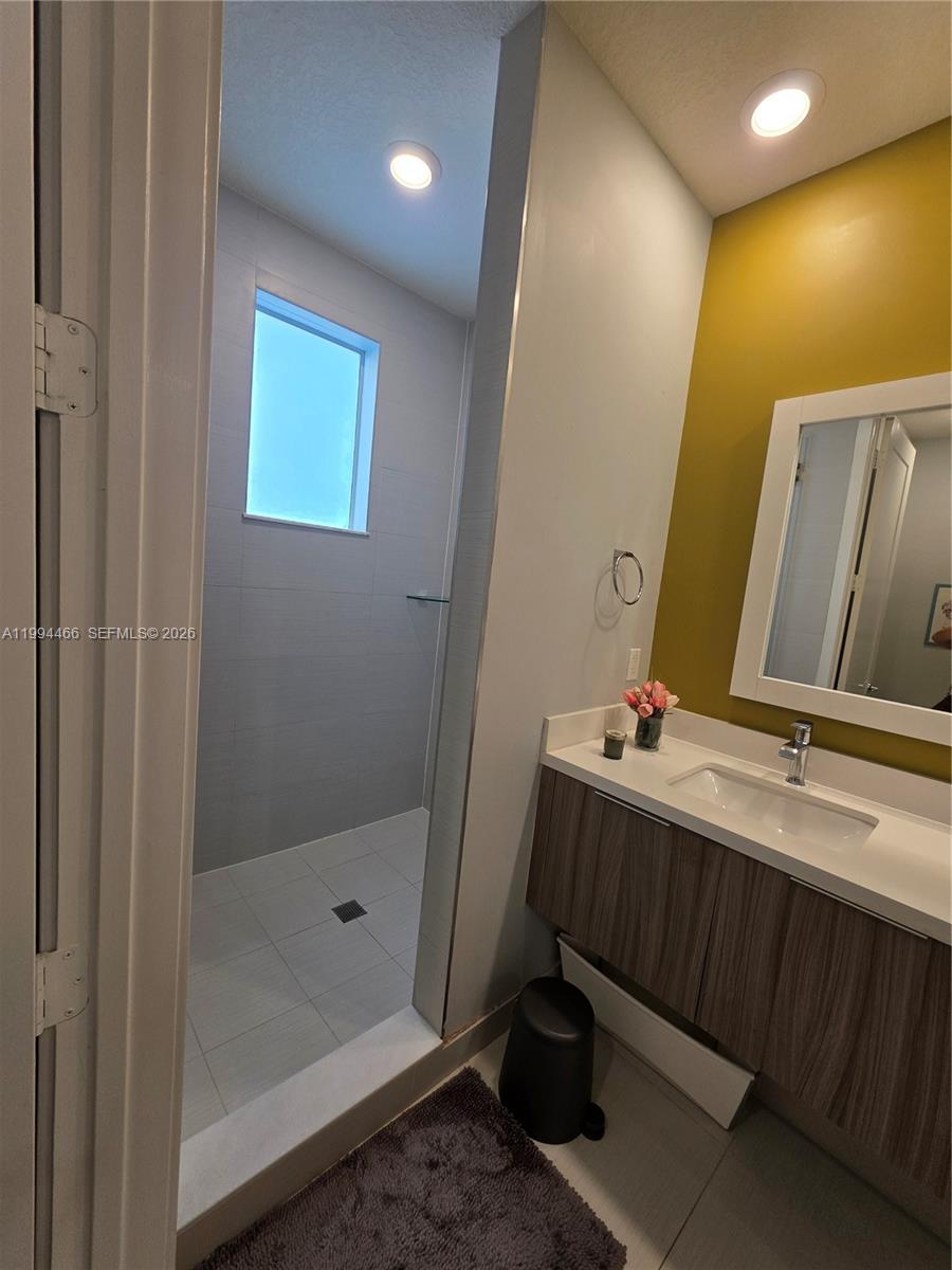 A11994466 Property Photo 15