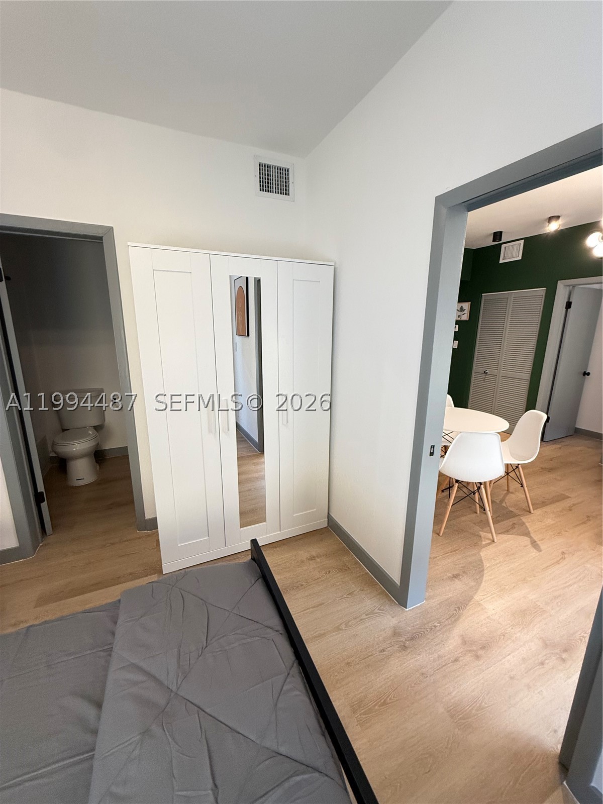 1320 Drexel Ave 302 Property Photo 10