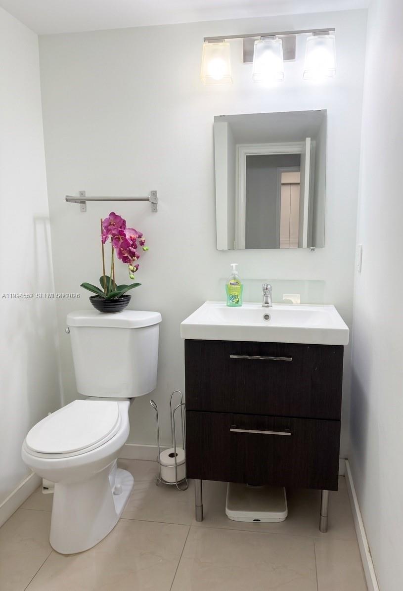 1881 Middle River Dr 704 Property Photo 8