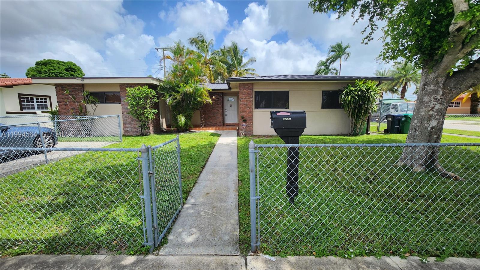 6241 Nw 110th St Property Photo 1