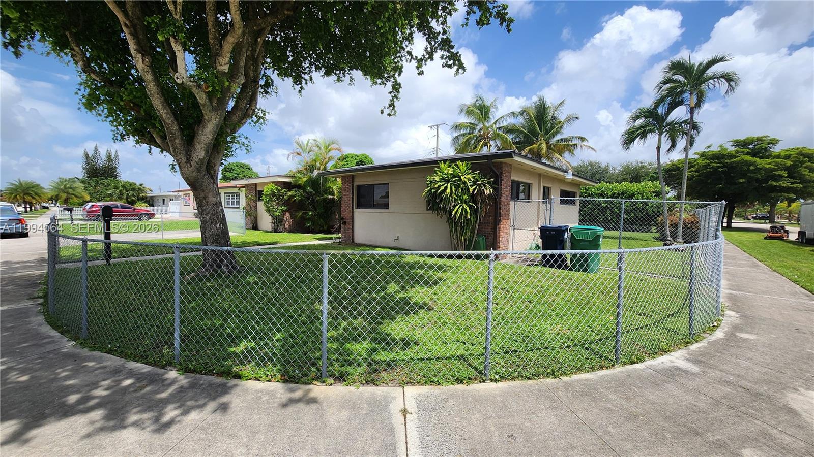6241 Nw 110th St Property Photo 2