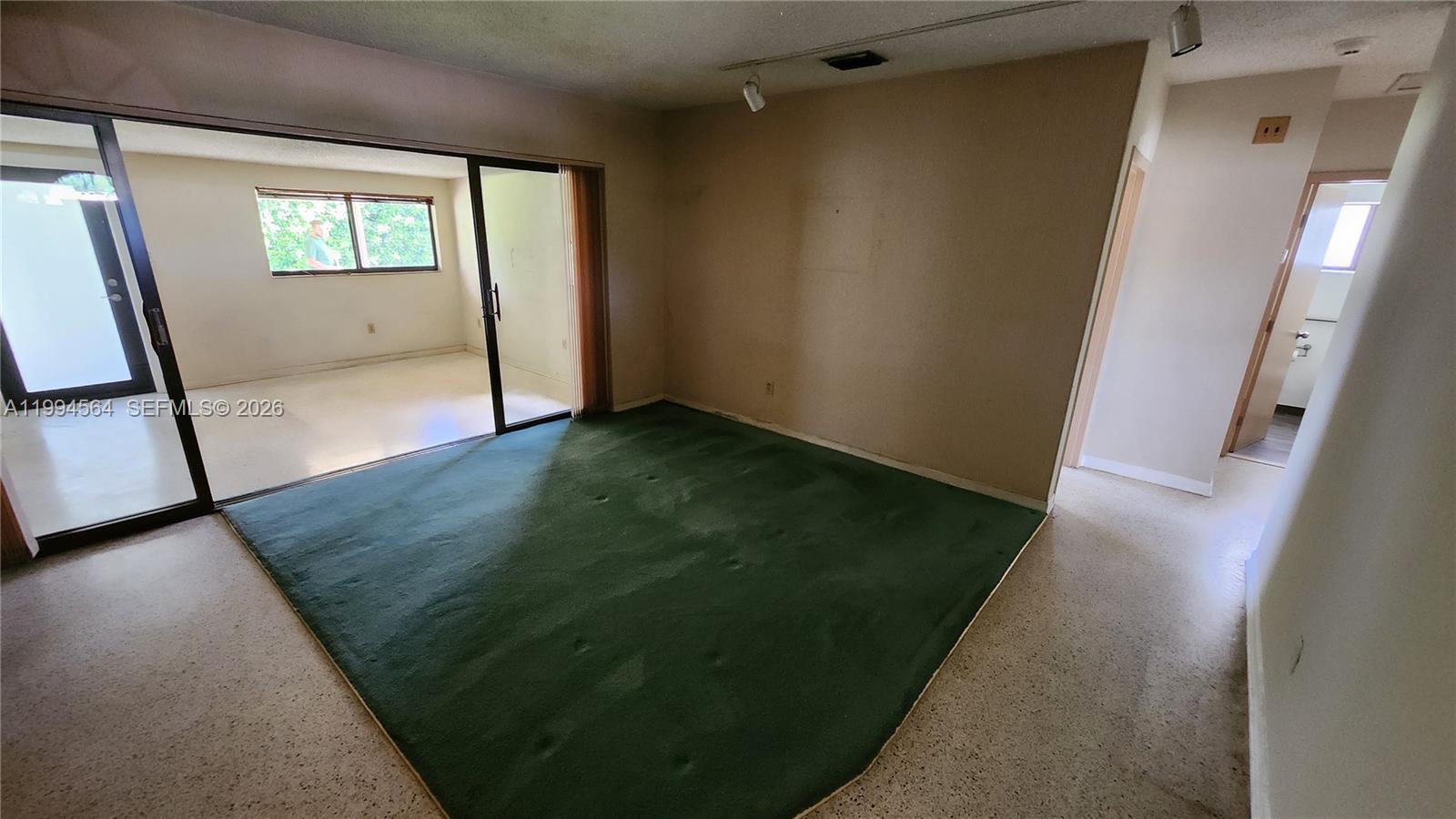 6241 Nw 110th St Property Photo 3