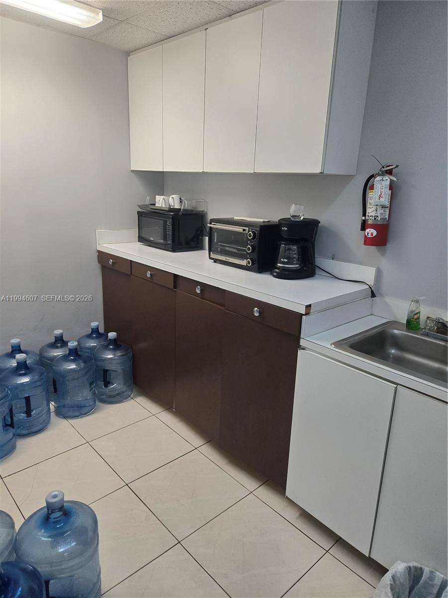 909 N Miami Beach Blvd 202 Property Photo 4
