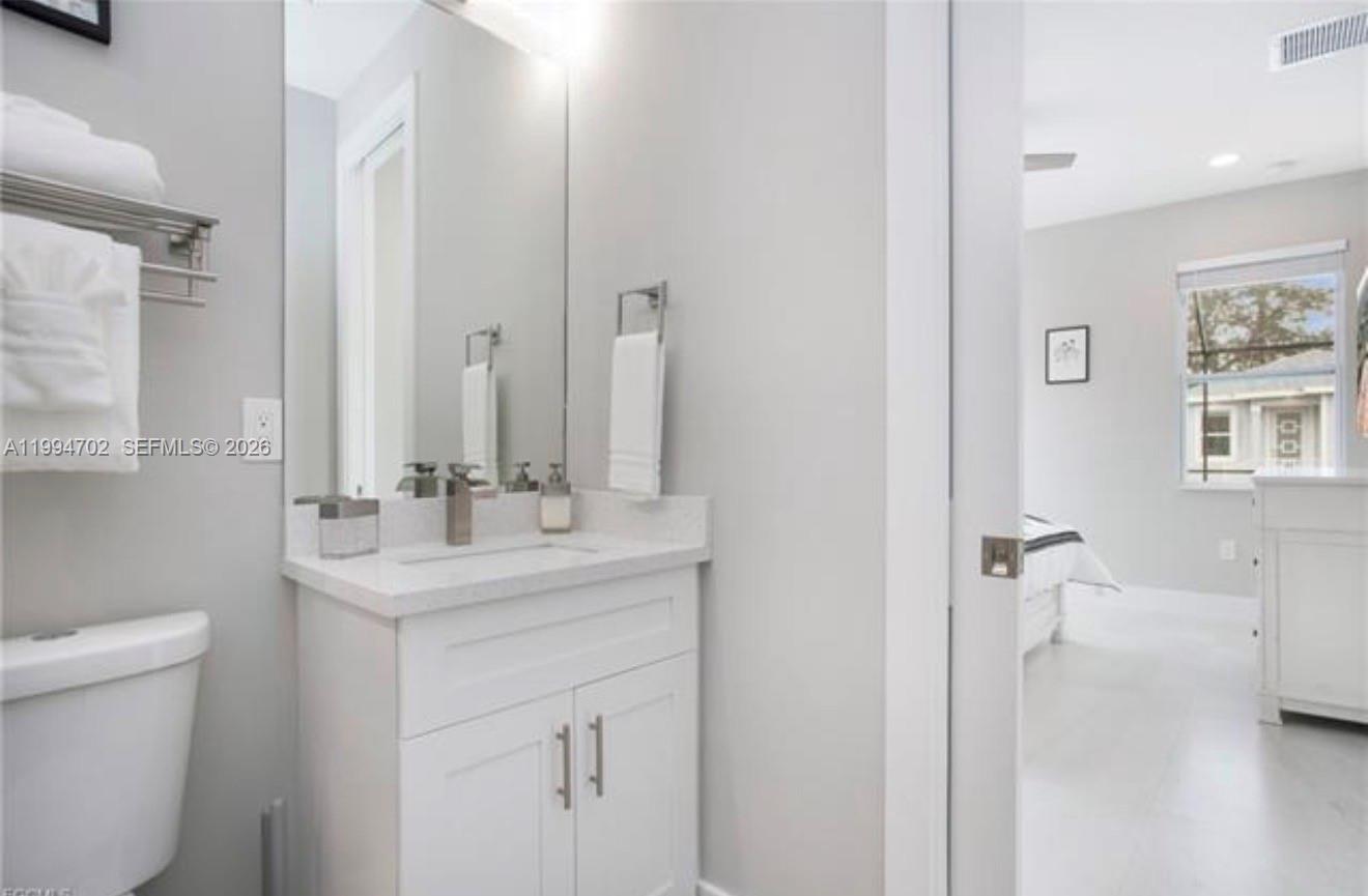 26961 N Riverside Dr Property Photo 11