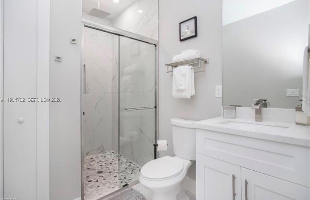 26961 N Riverside Dr Property Photo 12