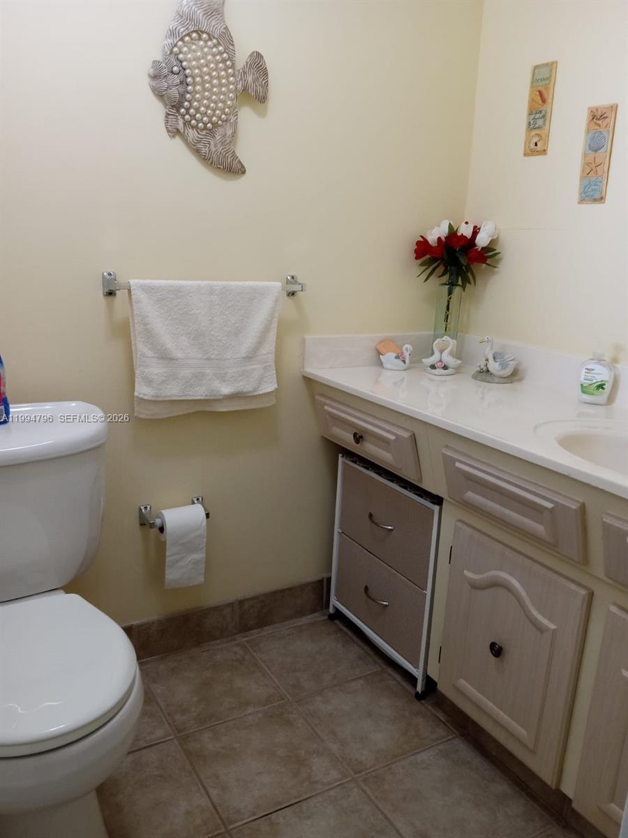 A11994796 Property Photo 7