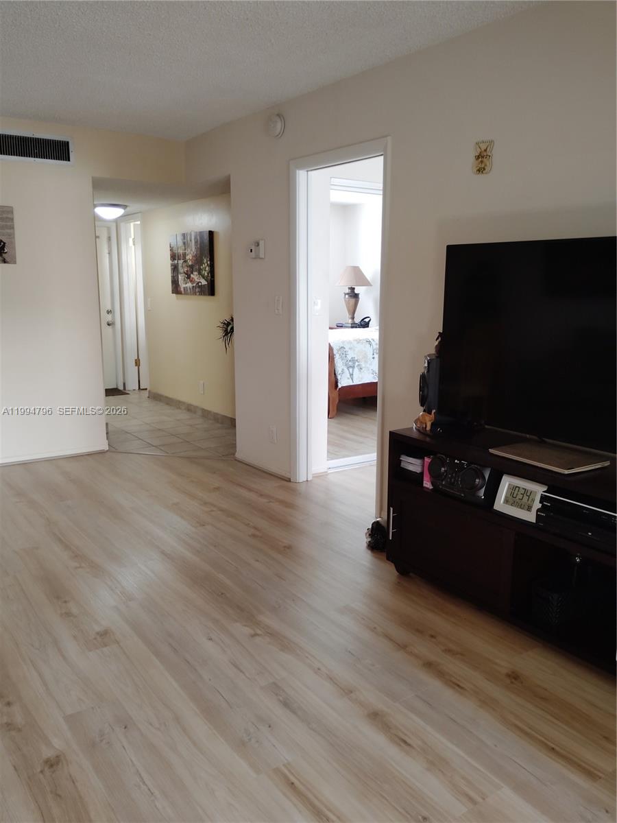 A11994796 Property Photo 13