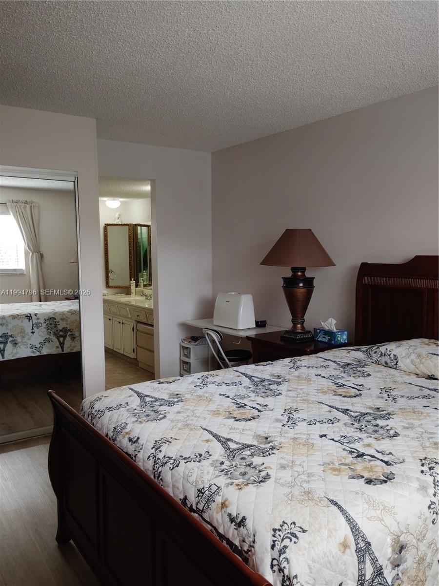 A11994796 Property Photo 17