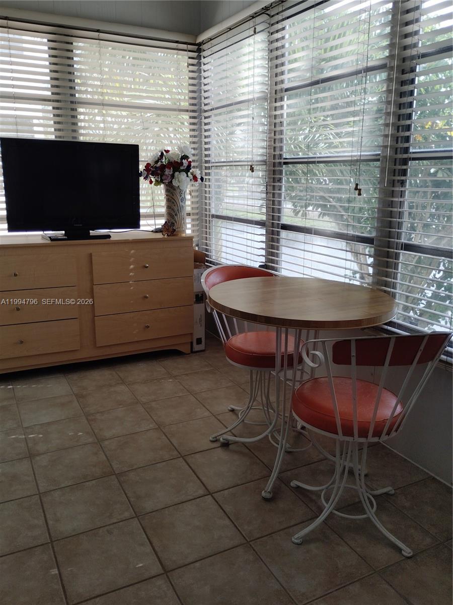 A11994796 Property Photo 24