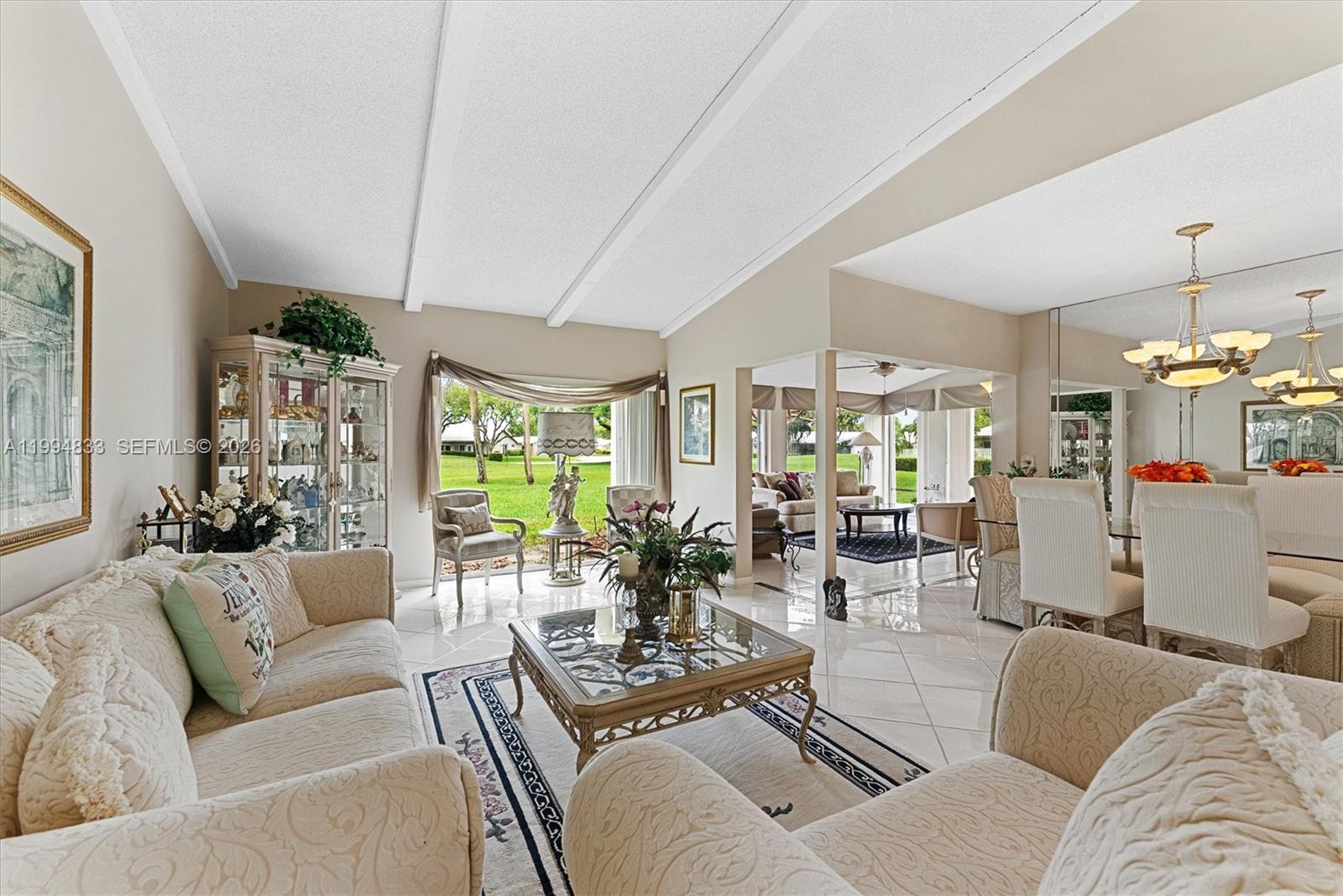 5669 Pinecrest Cir Property Photo 4