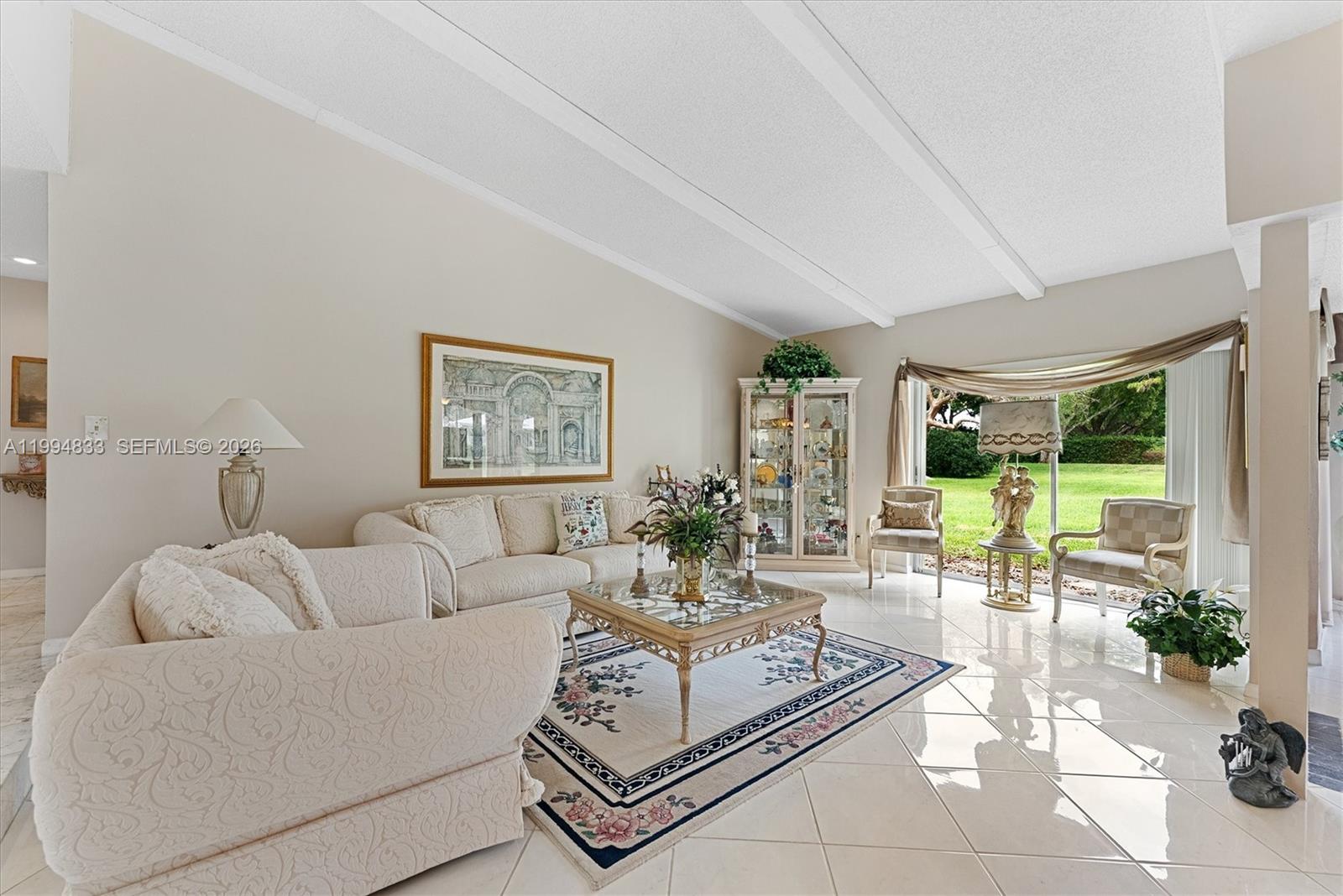 5669 Pinecrest Cir Property Photo 5