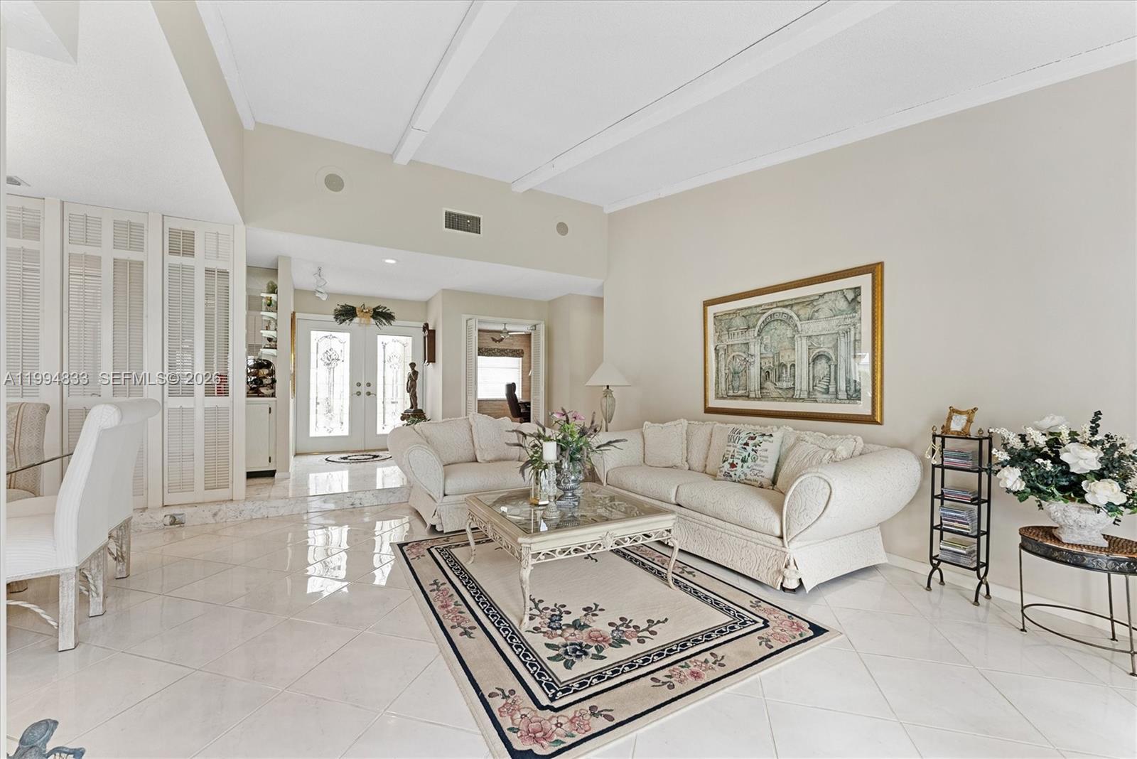 5669 Pinecrest Cir Property Photo 6