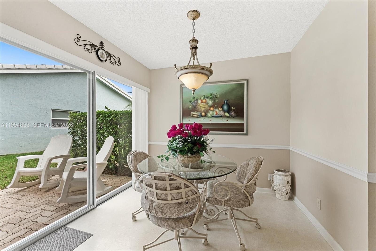 5669 Pinecrest Cir Property Photo 14