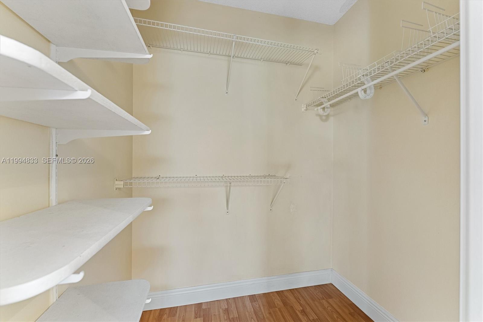 5669 Pinecrest Cir Property Photo 23