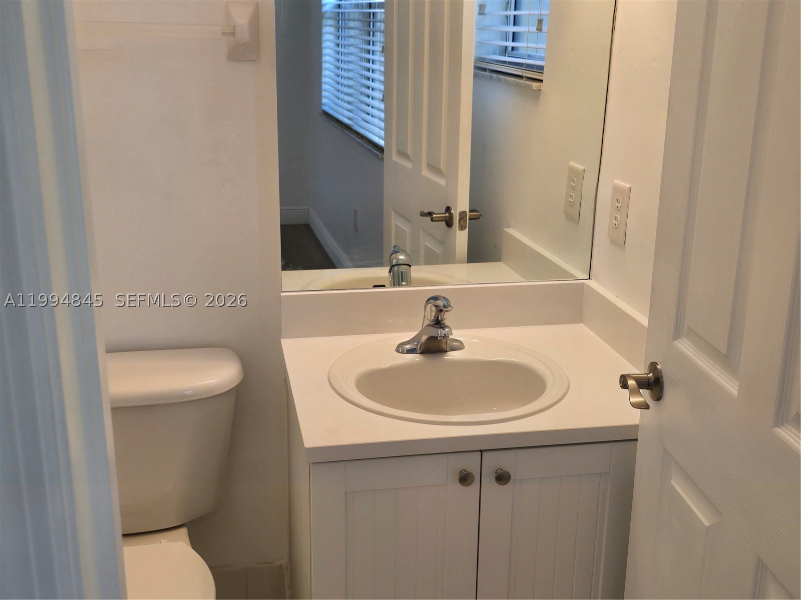 1575 Ne 33rd Ave 104-9 Property Photo 10