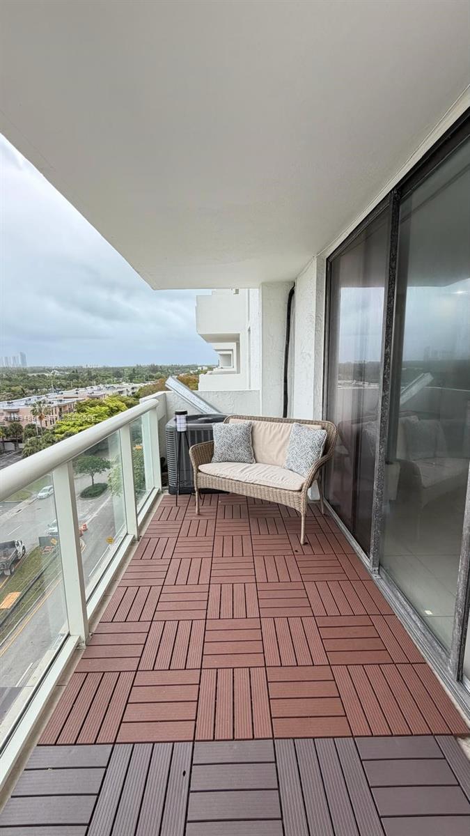 13499 Biscayne Blvd 805 Property Photo 5