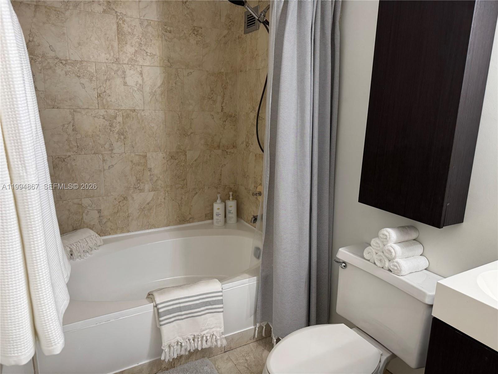 600 Parkview Dr 222 Property Photo 12