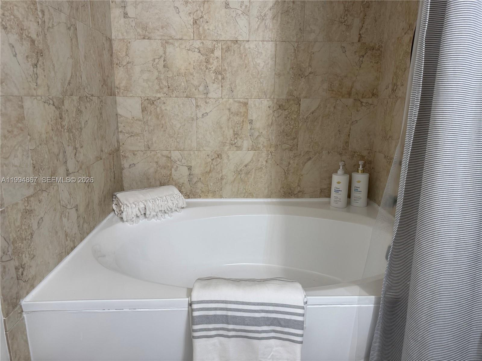 600 Parkview Dr 222 Property Photo 13