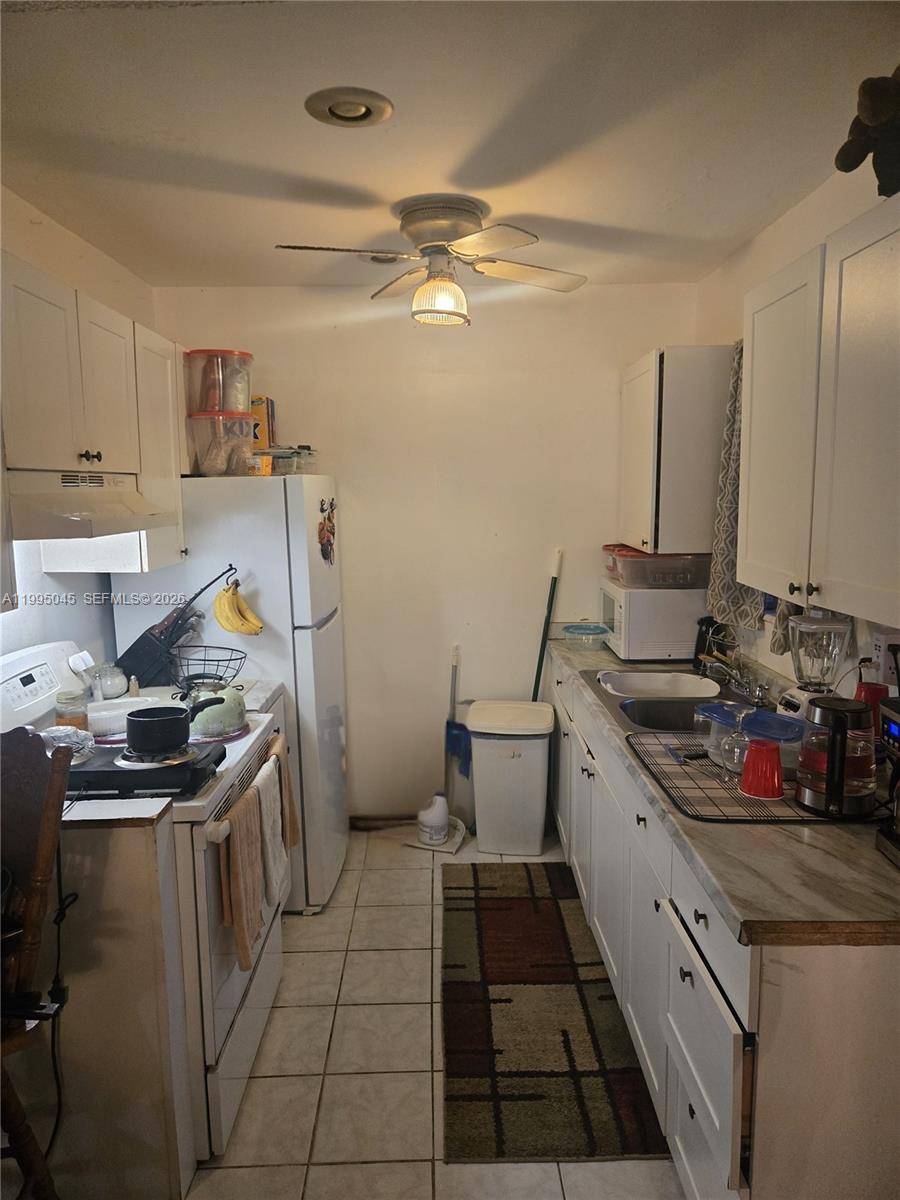 10425 Sw 146th Ter Property Photo 2