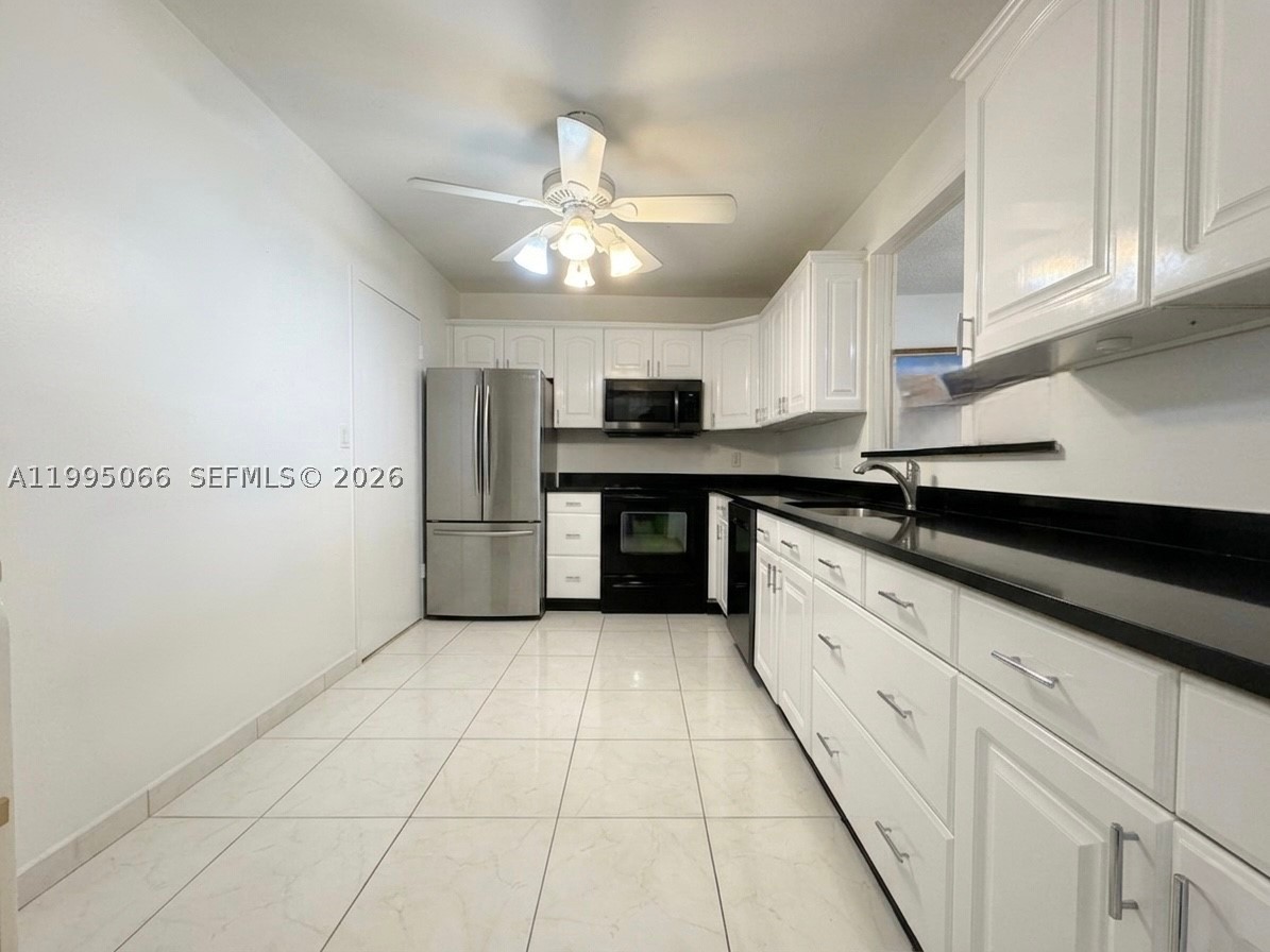 3800 S Ocean Dr 816 Property Photo 3