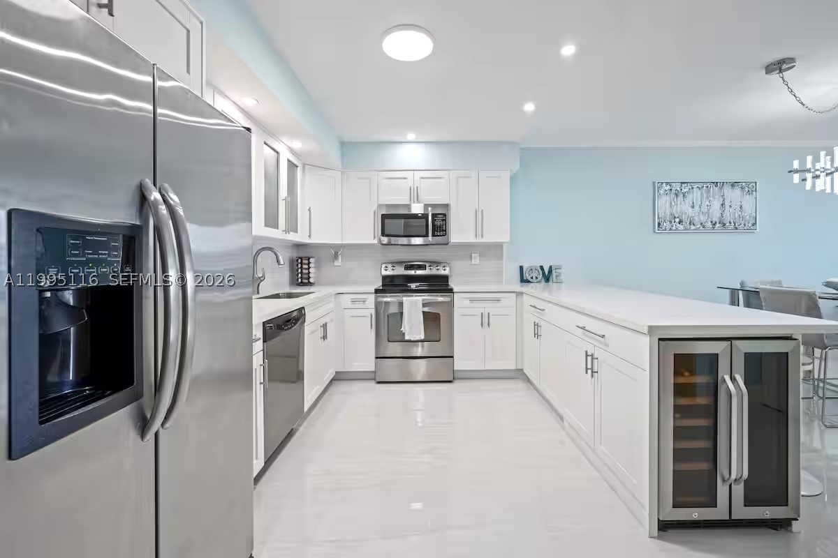 19370 Collins Ave 1121 Property Photo 4