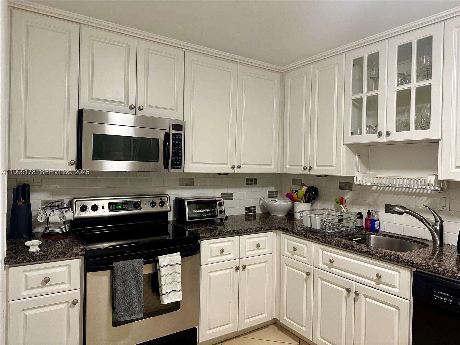 100 Bayview Dr 1405 Property Photo 14