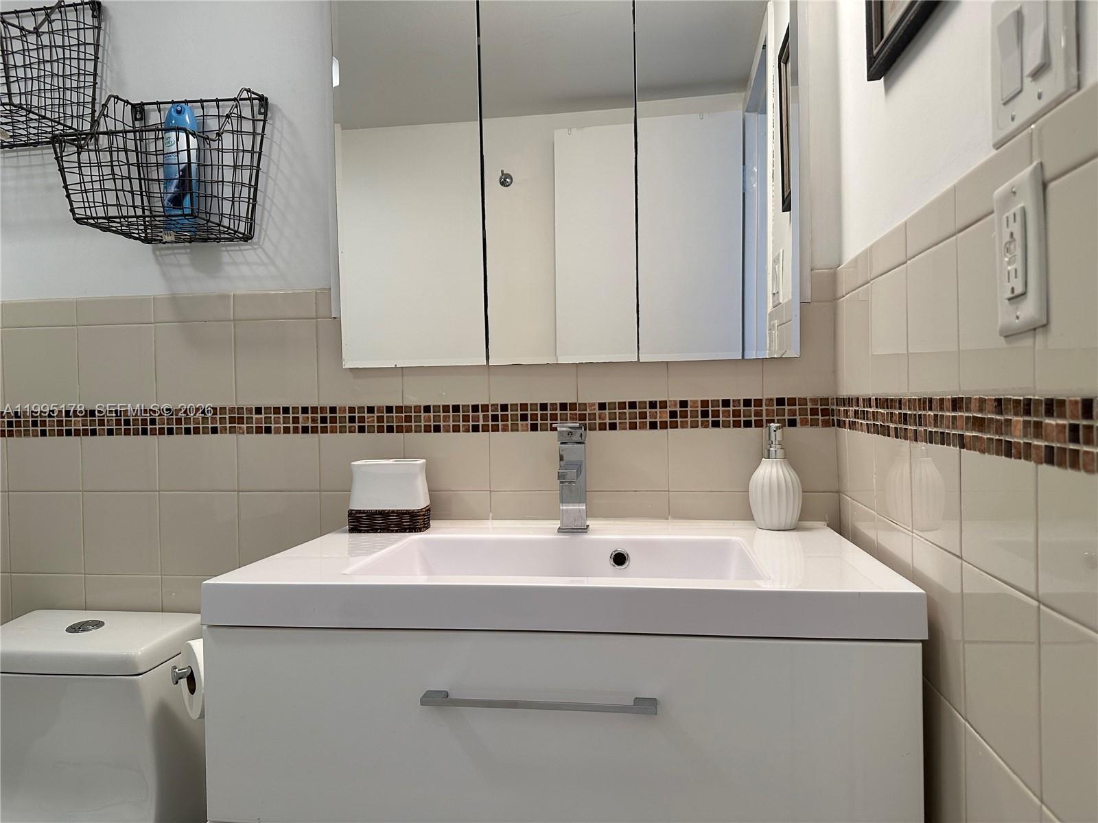 100 Bayview Dr 1405 Property Photo 35