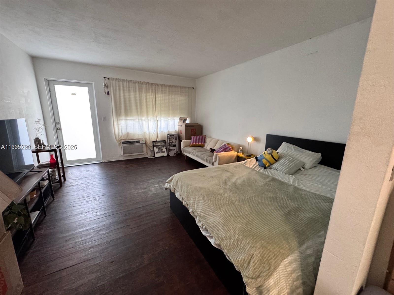 7440 Byron Ave 12b Property Photo 2