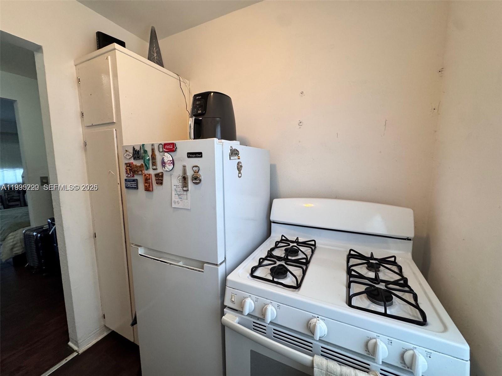 7440 Byron Ave 12b Property Photo 5